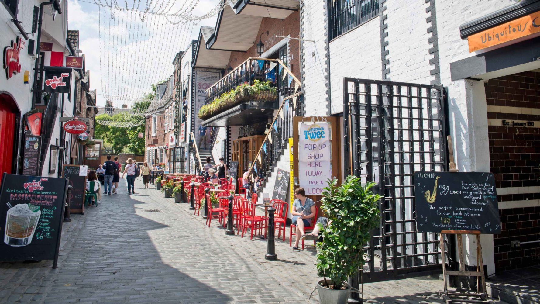 Visit Ashton Lane in Glasgow on a Trip to Scotland by coach