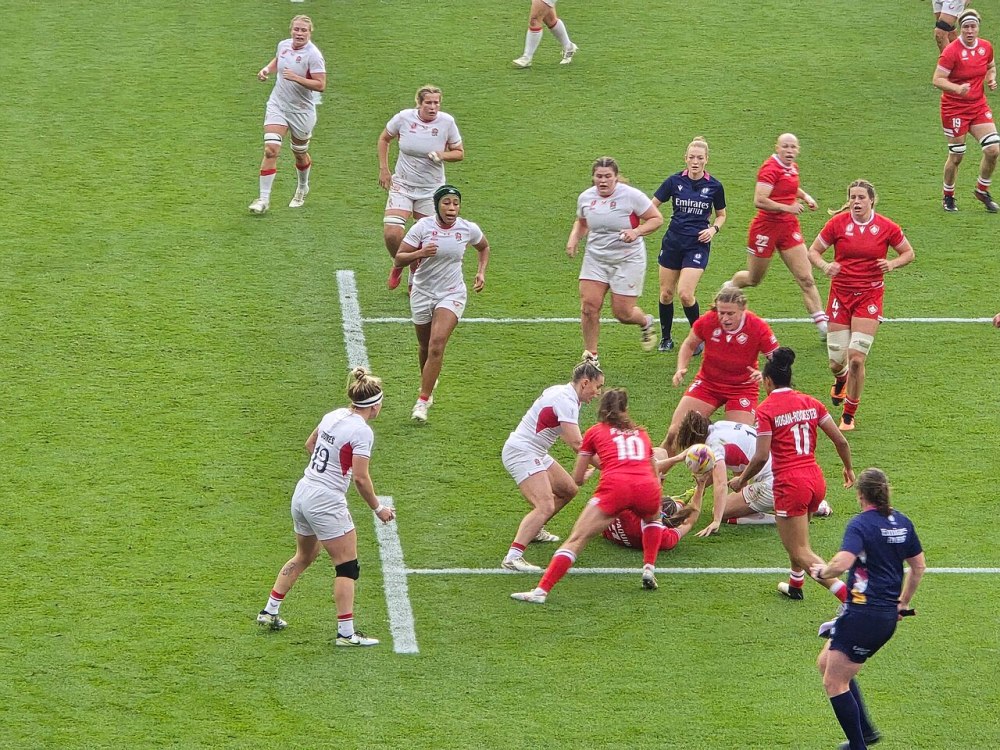 Whisky drams celebrating women’s rugby teams
